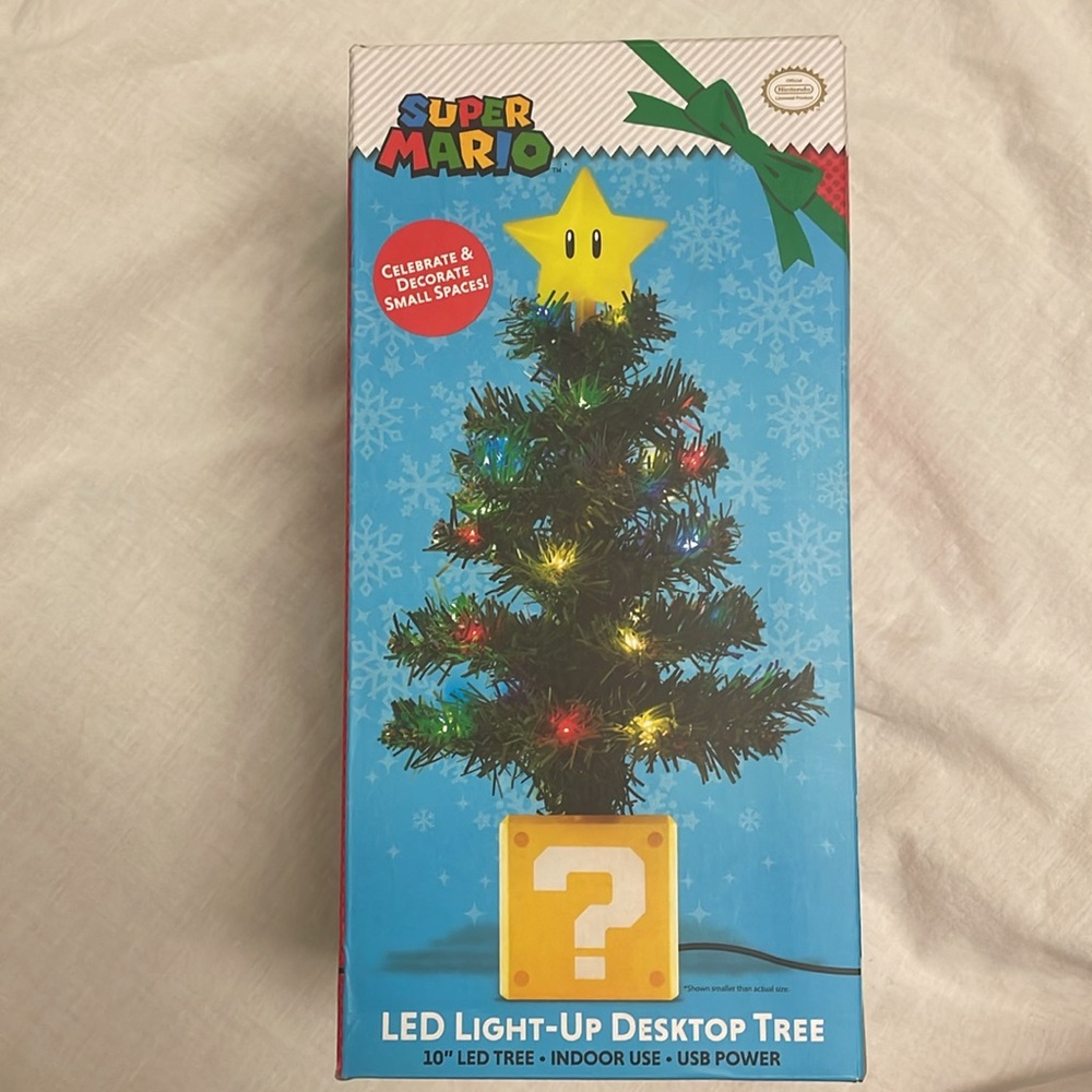 Super Mario LED light-up tree